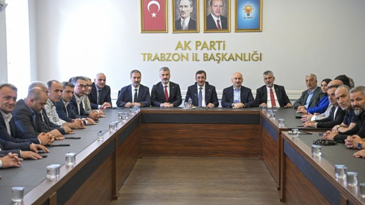 Cumhurbaşkanı Yardımcısı Yılmaz, Trabzon'da ziyaretlerde bulundu