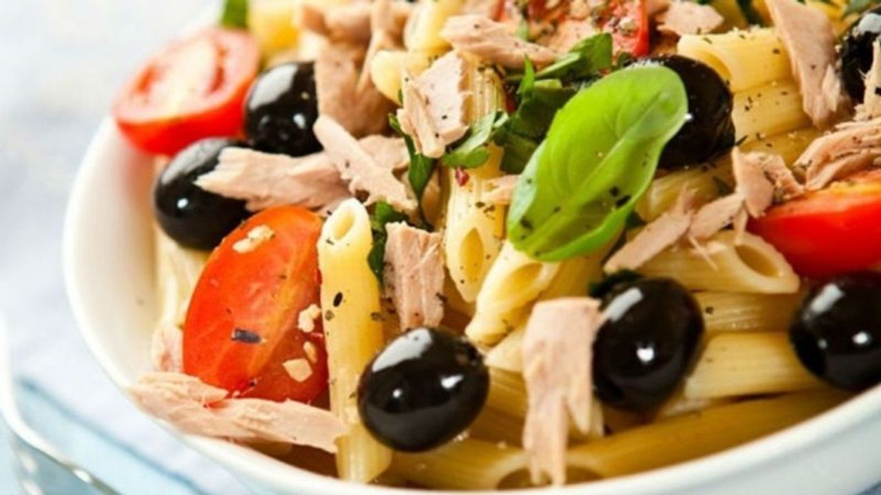 20 Dakikada Sofralarda: Nefis ve Sağlıklı Ton Balıklı Makarna Tarifi