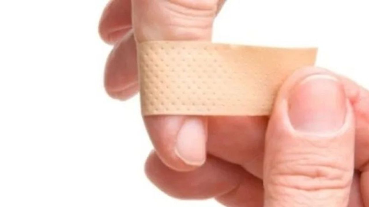 Rüyada Bıçakla Yaralandığını Görmek: İçsel Çatışmalar ve Duygusal Yaralanmaların Sembolik Yorumu