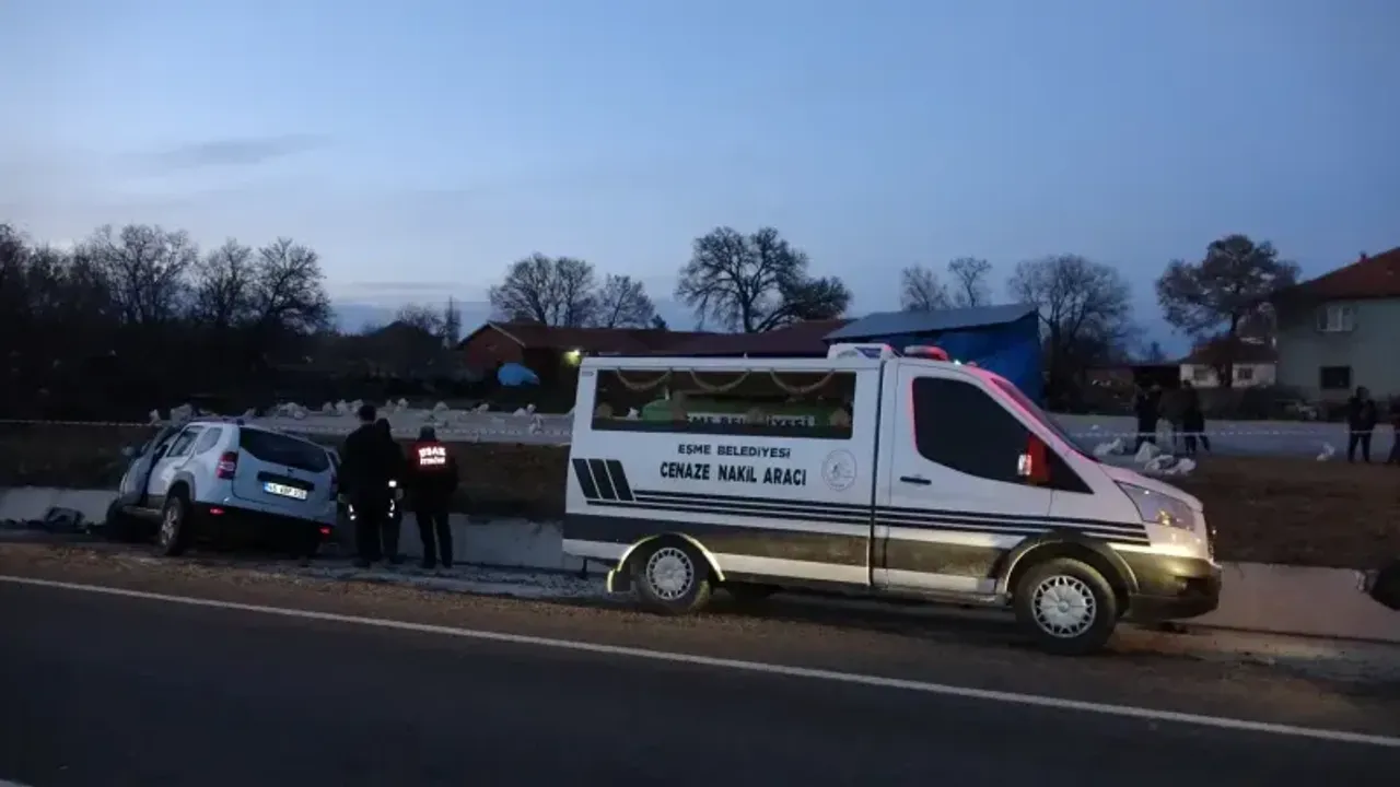 İki otomobil kafa kafaya çarpıştı: 1 ölü, 2 yaralı