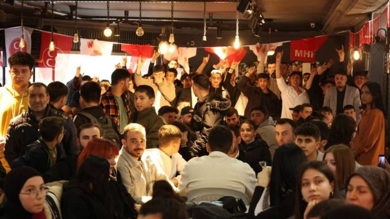 MHP'nin Reşadiye Adayı Ünal gençlerle buluştu