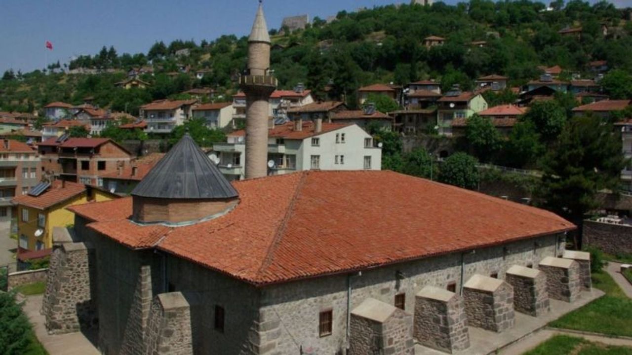 Anadolu'daki en eski Ulu Camilerin bir örneği Niksar'da