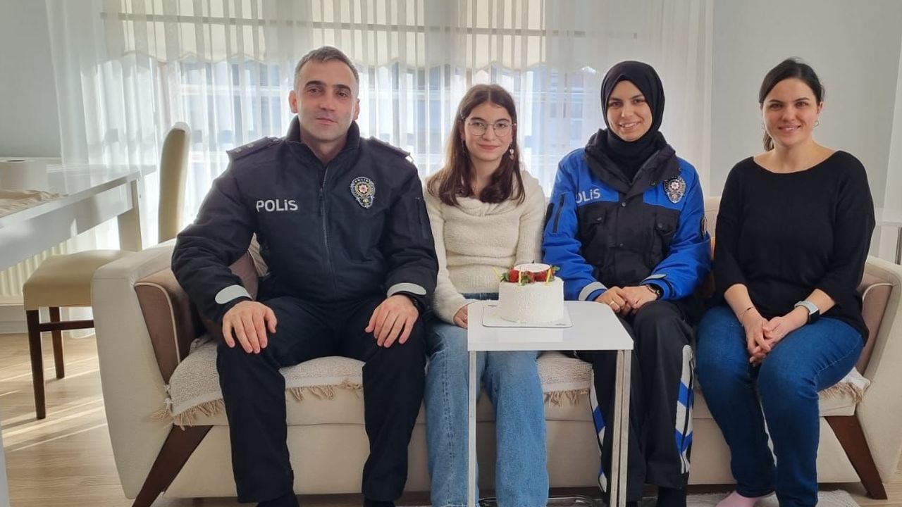 Amasya’da şehit kızına polisten doğum günü sürprizi
