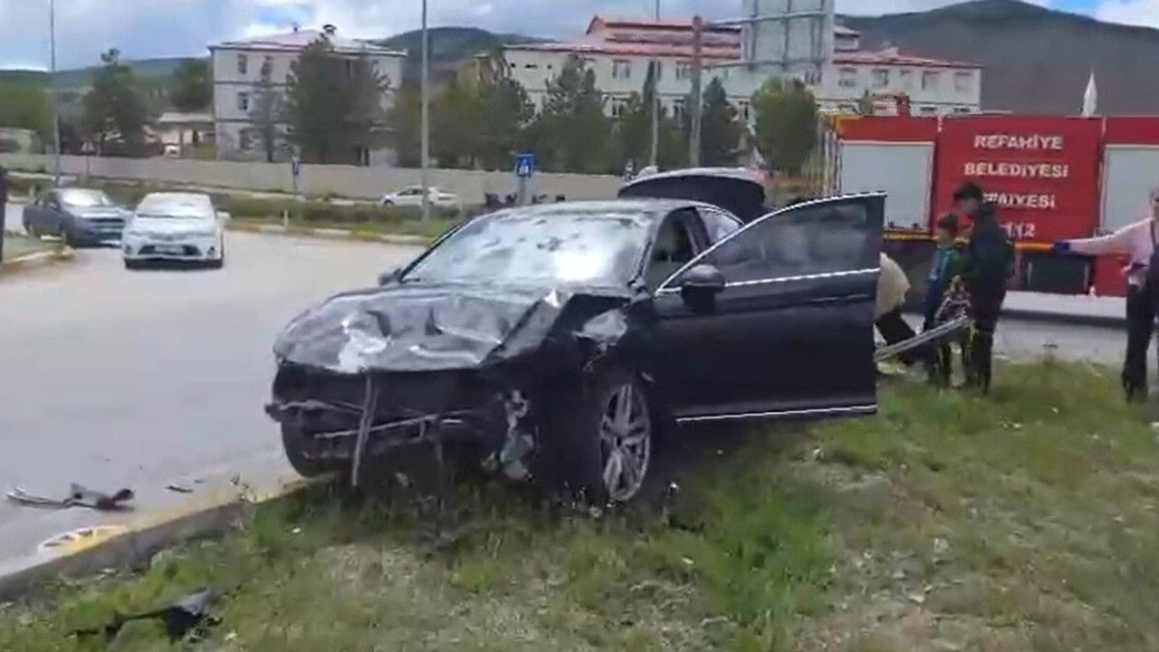 İki otomobil çarpıştı: 6 yaralı