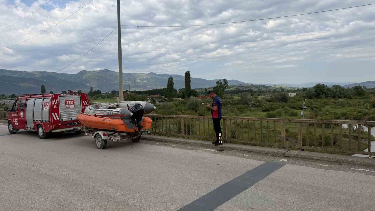 Tokat'ta ırmağa giren 2 genç akıntıya kapılarak kayboldu