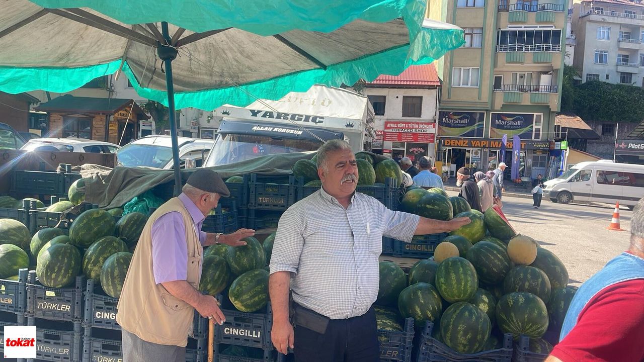 Niksar'da karpuz tezgahlara indi