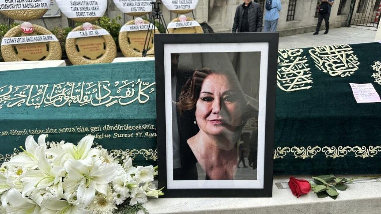 Beyin Tümörüyle Mücadele Ediyordu, Sevilen Sanatçı Ebediyete Uğurlandı