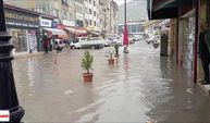 Tokat’ta Sağanak Alarmı: Meydan Çarşısı’nı Su Bastı