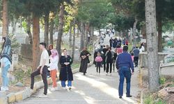 Erenler Mezarlığı bayram öncesi ziyaretçi akınına uğradı