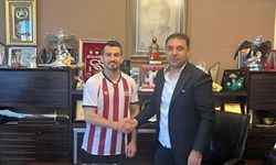 Sivasspor, Emrah Başsan'ı renklerine bağladı
