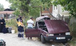 Kastamonu'da kamyonla çarpışan otomobildeki 1 kişi öldü, 1 kişi yaralandı