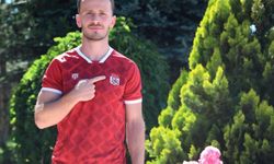 Demir Grup Sivasspor, Abdulkadir Parmak'ı transfer etti