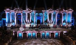 TRT sanatçıları, Pamukkale'deki Hierapolis Antik Tiyatrosu'nda konser verdi