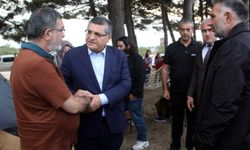 Sinop Valisi Özarslan, denizde kaybolan gencin ailesi ile bir araya geldi