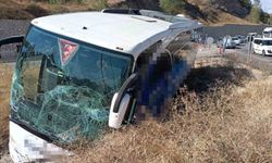 Amasya’da yolcu otobüsü yoldan çıktı