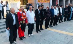 Şampiyon Güreşçi Mehmet Tüylü, Yusufeli’nde Coşkuyla Karşılandı