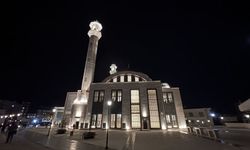 "Sultan Alparslan Camii" Mevlit Kandili'nde ibadete açıldı(2)