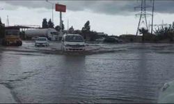 Hatay’da caddeler göle döndü