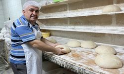 Zonguldak'ta fırıncı Mustafa Usta, Karadeniz'in lezzeti mancarlı ekmeği sofralara ulaştırıyor