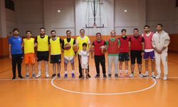 Tokat Belediye Başkanı Eroğlu gençlerle basketbol oynadı