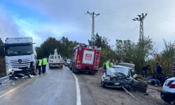 GÜNCELLEME - Ordu'da otomobil ile tırın çarpıştığı kazada 3 kişi öldü, 3 kişi yaralandı