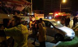 Malatya’da otomobil beton pompa aracı ile refüj arasına sıkıştı
