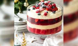 Evde Trifle Yapımı: Kolay ve Göz Alıcı Tatlı Tarifi! Yiyen Vazgeçemiyor
