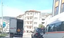 Amasya'da çocukların kamyonet kasasındaki tehlikeli yolculuğu