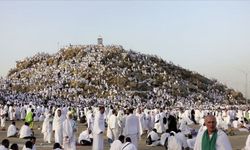 Rüyada Arafat'ta Vakfeye Durmak: Manevi Yükseliş ve Dua Kabullerinin İşareti