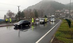 Zonguldak-Alaplı kara yolunda heyelan nedeniyle ulaşım tek yönden sağlanıyor