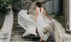 Rüyada Beyaz Elbise Görmek: Sembolizmin Derin Yorumları