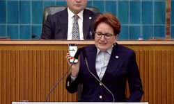 Meral Akşener 'Var Git Ölüm' Şarkısını Açarak Hüngür Hüngür Ağladı