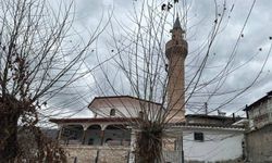 Minaresi öksüz kalan cami sonunda ibadete açılıyor