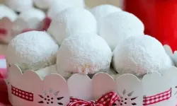 Çocukların Favorisi: Eve Sihir Katan Kartopu Kurabiye Tarifi
