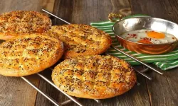 Evde Nar Gibi Kızaran Ramazan Pidesi Yapımı: Fırın Fiyatının Üçte Birine Mal Oluyor!