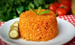 Akşam Yemeği İçin Mükemmel Seçim: Pratik ve Lezzetli Salçalı Bulgur Pilavı Tarifi
