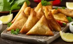 Hint Mutfağının Gözdesi: Evde Kolayca Yapılabilecek Samosa Böreği Tarifi!