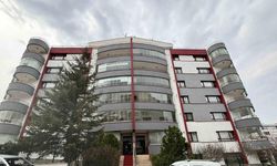 Karısını Öldürüp, Oğlunu Yaraladıktan Sonra 5. Kattan Aşağı Atladı