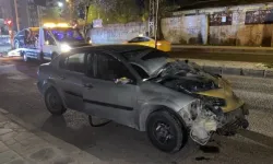 İki Otomobil Feci Şekilde Çarpıştı: 4 Kişi Yaralandı