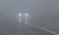 D-100 kara yolunun Bolu Dağı geçişinde sis ulaşımı olumsuz etkiledi