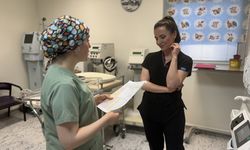 İkiziyle tedavi gördüğü serviste yenidoğan hemşireliği yapıyor