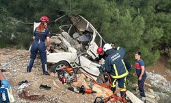 Antalya’da otomobil uçuruma yuvarlandı: 1 ölü, 3 yaralı