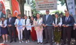 Akçakoca Halk Eğitim Merkezi kursiyerleri yıl sonu sergisi açtı