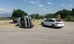 Niksar’da Otomobil ile Minibüs Çarpıştı: Çok Sayıda Yaralı Var