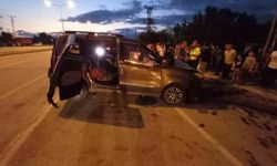 Niksar otobüsü Amasya’da ticari araçla çarpıştı