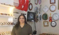 Şükran Usta, 15 yıldır saat tamirciliği yapıyor