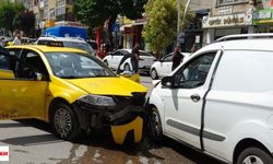 Tokat'ta İki Araç Kafa Kafaya Çarpıştı