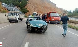 Tokat'ta Trafik Kazası: Bariyerlere Çarpan Otomobilde 3 Kişi Yaralandı