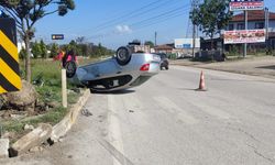 Düzce'de devrilen otomobilin sürücüsü yaralandı