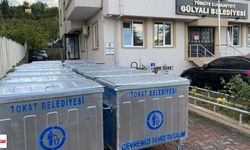 Tokat Belediyesi’nden Gülyalı’ya Destek: 100 Adet Çöp Konteyneri Hibe Edildi